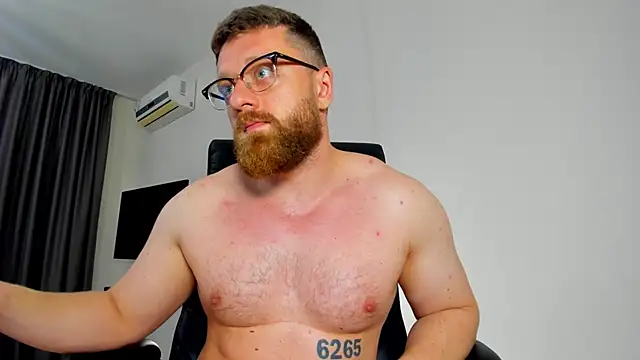 Show modela Findom_guy na web-kameri