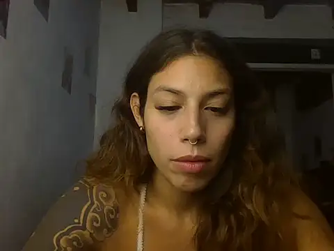 JulietaBass 现场XXX聊天