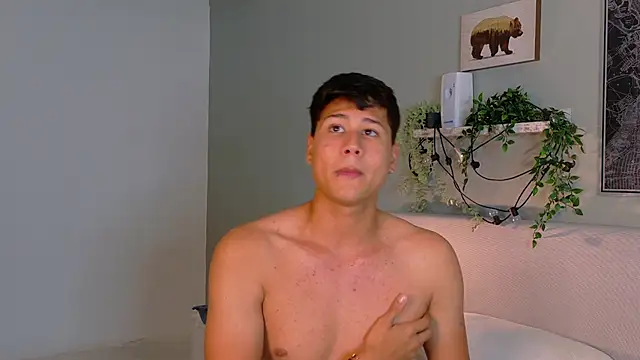 Show modela Raiden_boyy na web-kameri