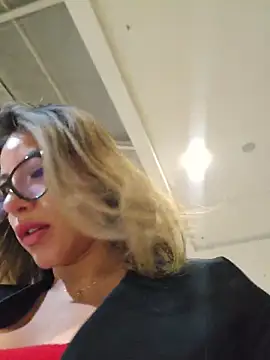 Pokazy przed kamerką – Karen_San_Miguel