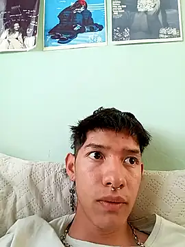 Chat +18 de heyy_noah11 ao vivo
