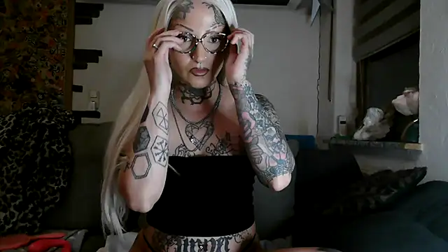 RoxxyInk Webcam-Show