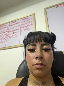 Chat +18 de The_Bratzz_ ao vivo