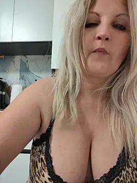 Czat XXX na żywo – Divineblond