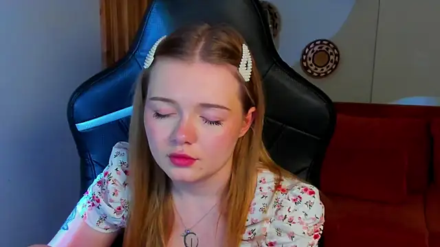 Онлайн чат XXX ElinaVale