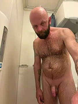 mrmoi1234 Show in webcam
