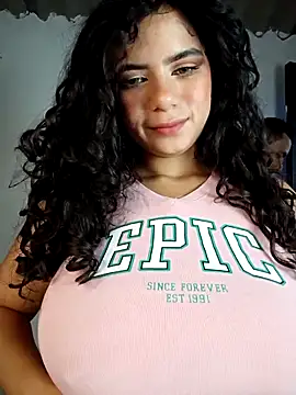 Simone_Miller Adlı Modelin Canlı XXX Sohbeti
