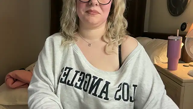 IvyWifey's Webcam Show