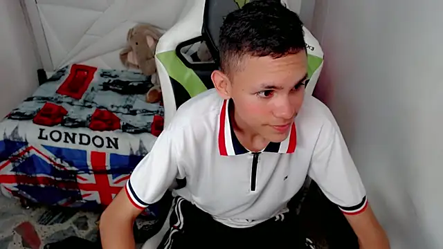 sombra_18 live XXX chat