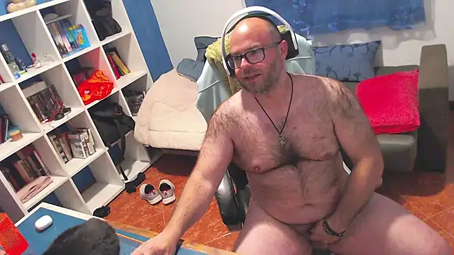 ravingr4d4 Show in webcam