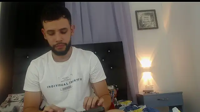 Roger_Shaw's Live XXX Chat