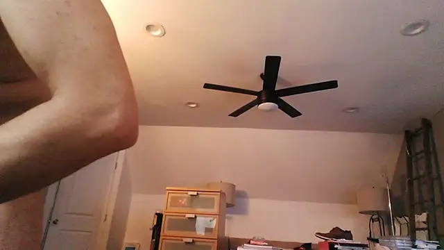TwistedStallion69 webkamerás műsora