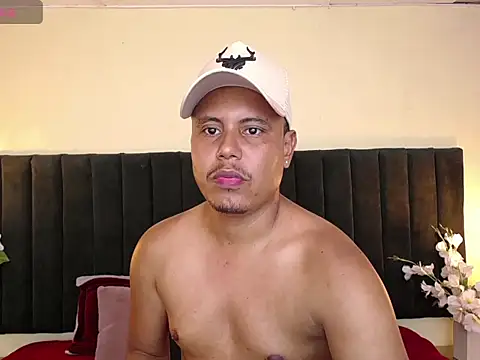noah_oliver1 Adlı Modelin Web Kamerası Şovu
