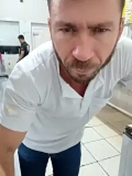 RobertoLuiz84 Chat XXX in diretta