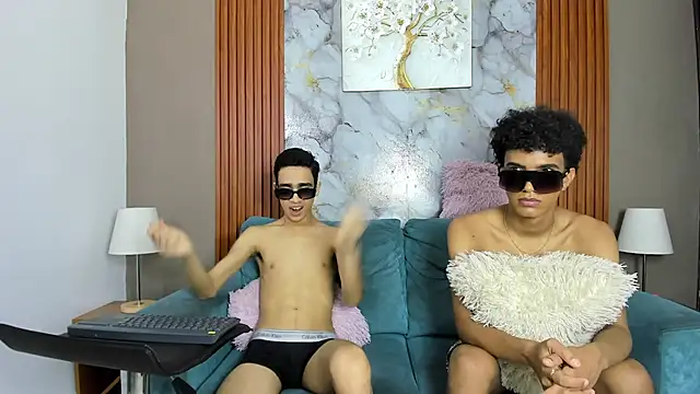 GOLDEN_2026's Webcam Show