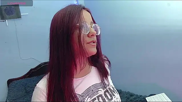 emma_luna1986's Live XXX Chat