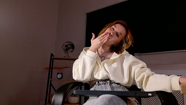 ClaireMathis' Live XXX Chat