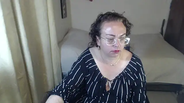 Chat +18 de TaniaGoddess ao vivo