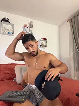 Chat XXX Live Ezzio_Scolaro