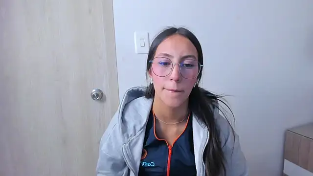 Chat +18 de Angel_ee ao vivo