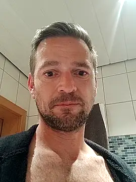janosch319 live XXX chat