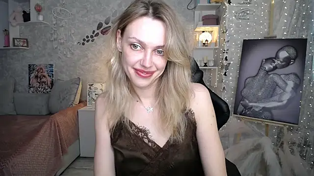 NickyAdamidi Adlı Modelin Canlı XXX Sohbeti