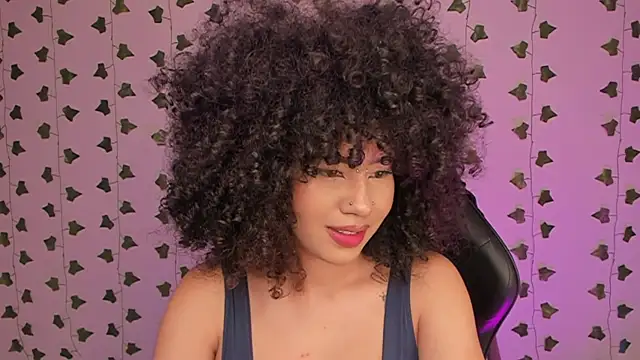 Liaaa_1's Live XXX Chat