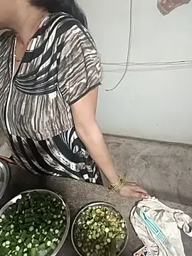 Savita_bhabhi_enjoy Show Webcam