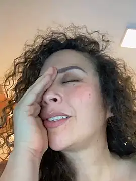 LizRodriza 现场XXX聊天