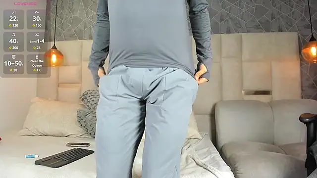 Juandagoom's Live XXX Chat