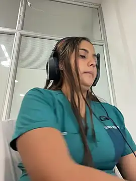 Chat +18 de Noa_Harper- ao vivo