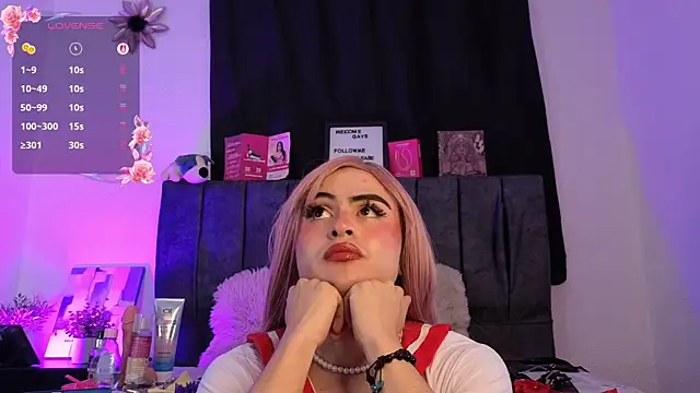 Emily_hall19 Webcamshow