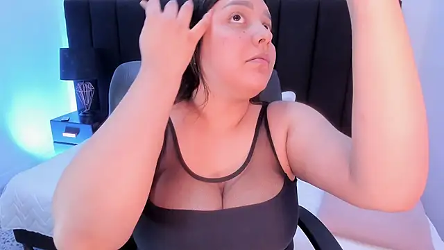 XXX chat uživo modela dullce77