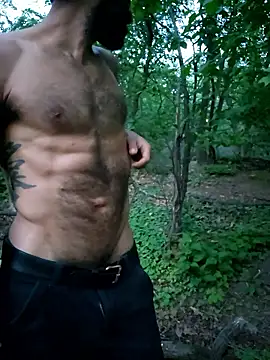 Show modela GuyInNY na web-kameri