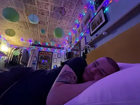 MyCockWantsYourWetVagina's Webcam Show