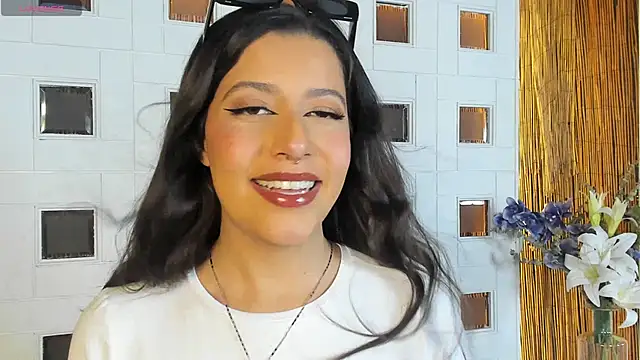nova_velveet Adlı Modelin Canlı XXX Sohbeti