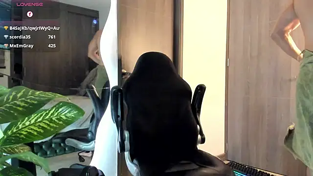 Dimitri_Bass' Live XXX Chat