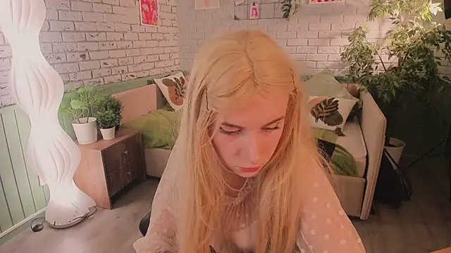 miraiakik Chat XXX in diretta
