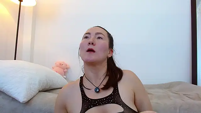 Elle_Lee_n Webbikameraesitys
