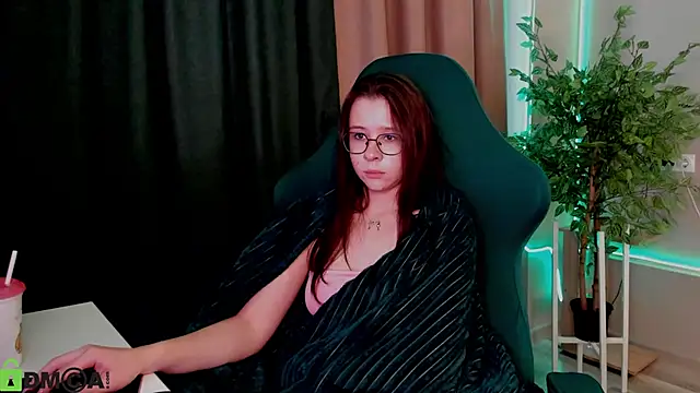 Онлайн чат XXX Aurora_Temptia