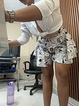Pokazy przed kamerką – Kay_LustyWife