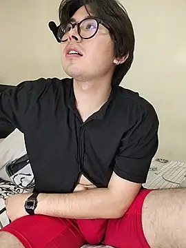 Show modela HeyImDante na web-kameri