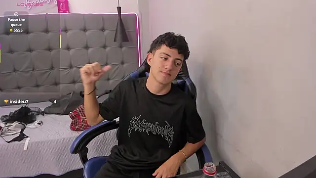 XebasTwink's Live XXX Chat