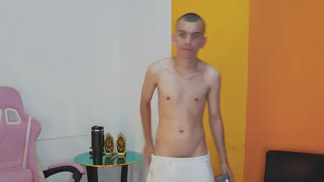 Rowan_Cleyn Webbikameraesitys
