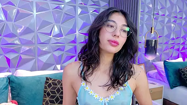 AdelineJhones' Live XXX Chat