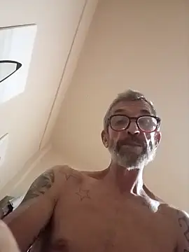 chris-sbh11 Show in webcam