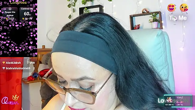 Chat +18 de Gia_Nahomi ao vivo