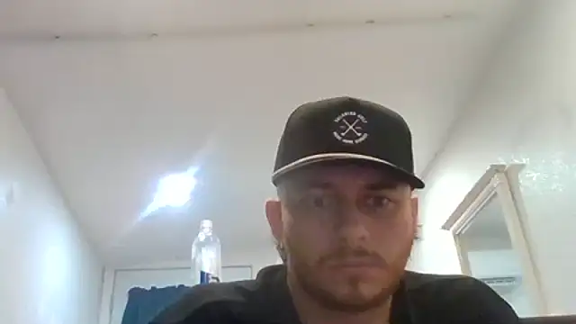 tallhungcloudzz Show in webcam