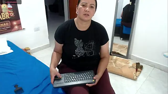 LAURA_Foxht's Live XXX Chat