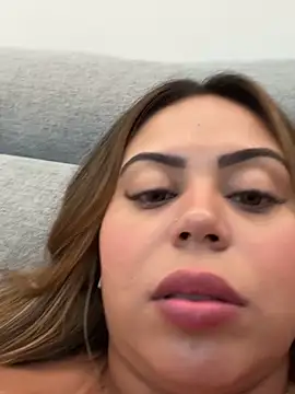 lariic Chat XXX in diretta